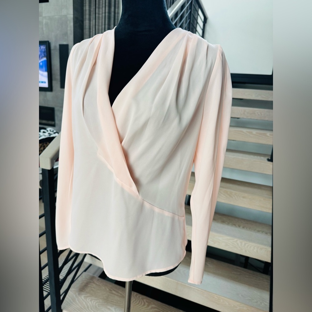 New Marciano Chic and Sheer Women's Blouse in Soft Pink size S - Picture 2 of 5